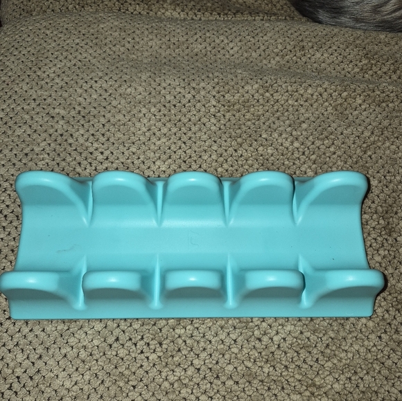 Turquoise Core Exerciser with Guide - Picture 5 of 9